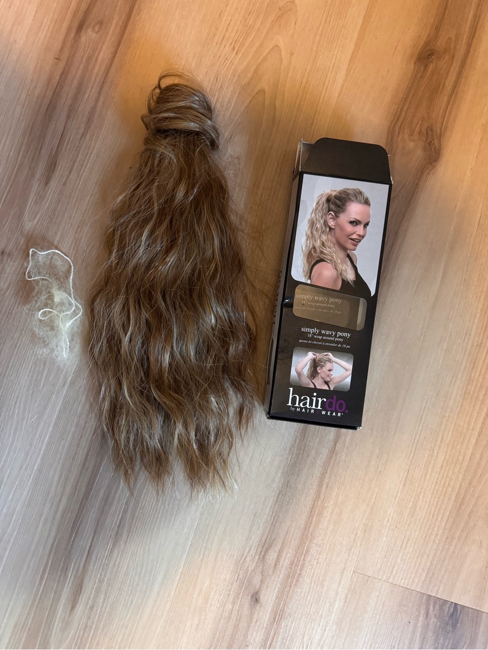 Hairdo Simply Wavy Ponytail Extension - honey ginger/dark gold blonde 18 in nwt